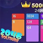 Färgglada numrerade kortstaplar med en poäng på 500000 och en krona ovanför, och texten 2048 Solitaire i hörnet