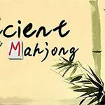 Texten Ancient Mahjong med dekorativa bokstäver och en illustration av bambu mot en mjuk, gul bakgrund