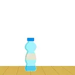 Plastflaska fylld med blå vätska står på ett trägolv mot en vit bakgrund