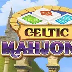 Texten Celtic Mahjong med tre stiliserade Celtic-designade brickor och en bakgrund av ett torn och valvbågar mot blå himmel