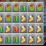Ett rutnät fyllt med bilder på julstrumpor och julklappar i olika färger