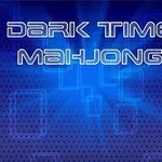 Texten Dark Time Mahjong i neonstil på en blå bakgrund med ljusstrålar och rektanglar