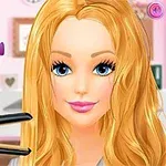 En animerad kvinna med långt blont hår stylar sitt hår med en plattång i ett rum med kläder i bakgrunden