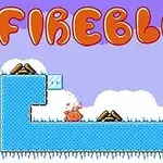 Isometriskt spelområde med blå isplattformar, en orange eldfigur och staplade träbitar, mot en bakgrund av moln och texten FIREBLOB högst upp