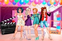 Två söta Disneyprinsessor, Jasmine och Belle, är redo att ordna sin första