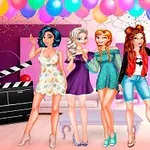 Fyra animerade kvinnor poserar tillsammans i ett färgglatt rum med ballonger och en filmklappa, medan texten #SELFIE syns på ett bord