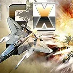 Stridsflygplan i hög hastighet med explosion i bakgrunden och texten FCX