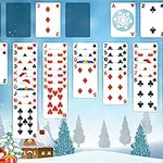 Kortspel arrangerat på ett vintertema med en julgran, snötäckta träd och ett hus i bakgrunden