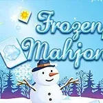 Snögubbe med hatt framför ett vinterlandskap med kort och text mot en blå bakgrund
