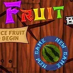 Färgglad text Fruit Break på en träbakgrund med en skiva vattenmelon och cirkeln New Game