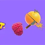 En lila bakgrund med en delad apelsin och hallon bredvid en kniv samt texten Fruit Slice i färgglada bokstäver