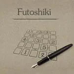 Ett rutnät av rutor med siffror och en reservoarpenna på ett bord, med texten Futoshiki ovanför