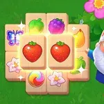 En glad tomte med en blomma i mössan står bredvid brickor med frukt- och blom-symboler på en grön bakgrund med blommor