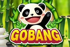 Tecknad panda med glad min sitter framför gröna bambustjälkar och texten GOBANG i förgrunden