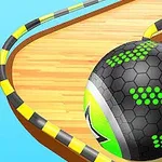Svart och grön boll med hexagonalt mönster på en träbana med gul- och svartmarkerade räcken