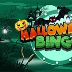 Halloween-tema med texten Halloween Bingo, en flygande fladdermus och pumpor mot en mörk bakgrund med ett spökhus och träd