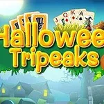 Texten Halloween Tripeaks i ljusa bokstäver med spelkort och Halloween-teman som pumpor och svampar i bakgrunden