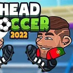 Två tecknade fotbollsspelare på en fotbollsplan med texten Head Soccer 2022 ovanför dem
