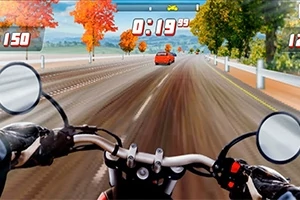 Vy från en motorcykel på en landsväg med höstfärgade träd och en röd bil i fjärran