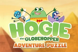 Tre tecknade karaktärer med glada ansikten ovanför texten HOGIE The GLOBEHOPPER ADVENTURE PUZZLE mot en bakgrund med pyramider