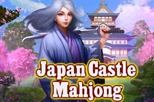 Kvinna i traditionell japansk klädsel med ett svärd framför ett slott omgiven av körsbärsblom