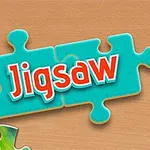 Pusselbitar i olika färger på en träbakgrund med ordet Jigsaw på en blå pusselbit