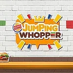 Burger King-logotyp, texten Jumping Whopper och en tecknad hamburgare mot en vit tegelvägg med färgglada block