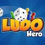 Tärningar och färgglada spelpjäser mot en blå bakgrund