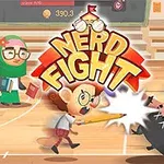 Tecknad scen där en person med glasögon attackerar en annan person klädd som pirat med en stor penna, med texten NERD FIGHT ovanpå