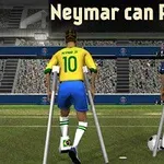 Två fotbollsspelare med kryckor klädda i gula och blå tröjor med texten Neymar can Play ovanför