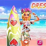 Kvinna med blommigt klädd, håller en surfbräda vid stranden under en klarblå himmel, med texten DRESS UP!