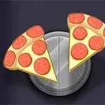 Två pizzabitar med pepperoni på en rund grå tallrik