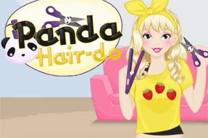 Blond kvinna med gul t-shirt och hårrosett håller i lila hårverktyg framför en rosa soffa, med en logotyp med en panda och saxar bredvid
