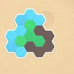Färgade hexagoner i blå, gröna och svarta nyanser arrangerade på en beige bakgrund
