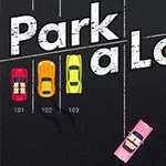 Bilar parkerade i numrerade rutor med en rosa bil som kör in mot parkeringsplatserna