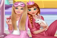 Prinsessorna har en pyjamasparty och behöver din hjälp!