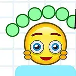 En leende gul emoji med stora blå ögon, inramad av gröna cirklar och en ritad penna i hörnet