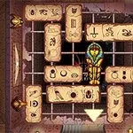 Ett pusselspel med antika egyptiska symboler och en sarkofag i centrum