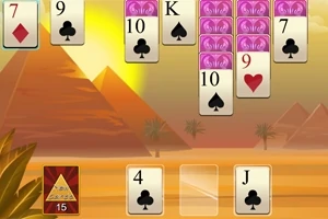 Kortspel mot bakgrund av pyramider i en öken