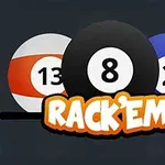 Biljardbollar med siffrorna 13, 8 och 2 samt texten RackEm
