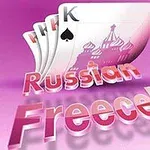 Tre spelkort med den ryska domkyrkan i bakgrunden och texten Russian Freecell på rosa bakgrund
