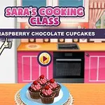 Tecknad karaktär i kök med hallonchokladmuffins på bordet