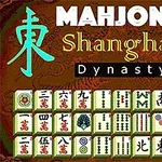 Texten Mahjong Shanghai Dynasty ovanför en rad med mahjongbrickor i traditionella mönster och symboler