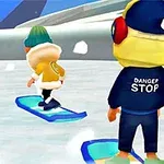Två tecknade figurer åker snowboard på en snötäckt bana, där den ena har en gul ryggsäck och den andra har hörselskydd med texten Danger Stop på jackan