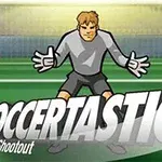 Tecknad målvakt i grå tröja och handskar står framför ett fotbollsmål med texten Soccertastic och en fotboll bredvid