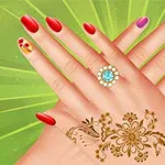 Händer med röda och rosa målade naglar, ett blått ring och brunt henna-tatuering på en grön bakgrund