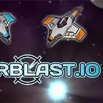 Två rymdskepp flyger i rymden ovanför texten STARBLAST
