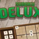 Texten Sudoku Deluxe i grönt ovanför ett delvis ifyllt sudoku-bräde på en träbakgrund