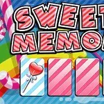 Texten Sweety Memory i röd och vit stil med tre kort som visar hjärtformade godisklubbor på en färgglad bakgrund med ränder
