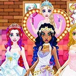 Fyra prinsessor klädda i eleganta klänningar med accessoarer, poserar framför en färgglad, fantasifylld bakgrund
